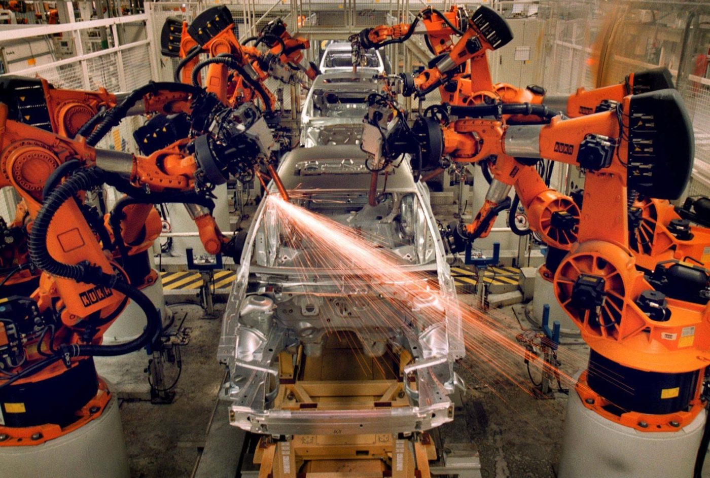 Image Source: http://i1-news.softpedia-static.com/images/news2/assembly-robot-kills-worker-at-volkswagen-plant-in-germany-485851-2.jpg